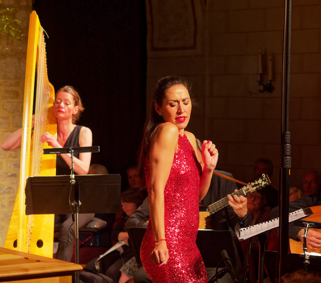 Mariana Flores, Donne di Cavalli, Rougempnt, Cappella Mediterranea